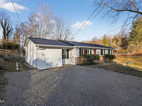 4th image of 106 Salem Dr