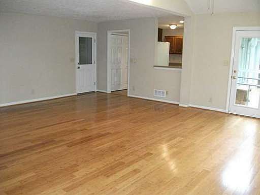 5th image of 2090 Argyle Dr SE