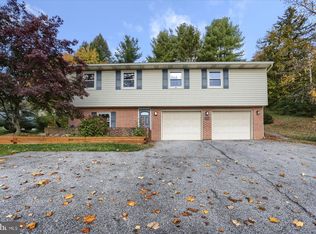 218 N Charlotte St, Manheim, PA 17545