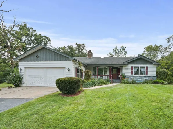12502 Iroquois Rd, Palos Park, IL 60464
