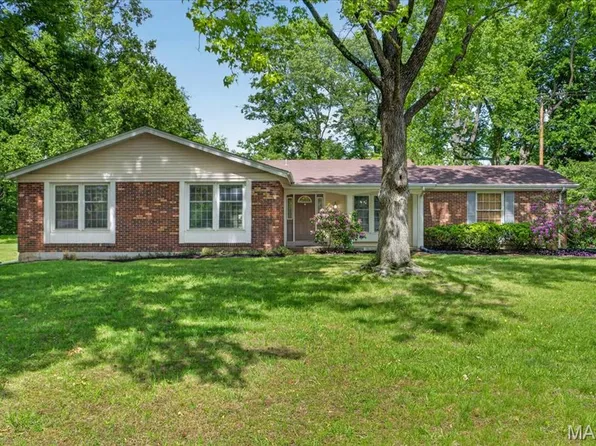 12467 Villa Hill Ln, Saint Louis, MO 63141