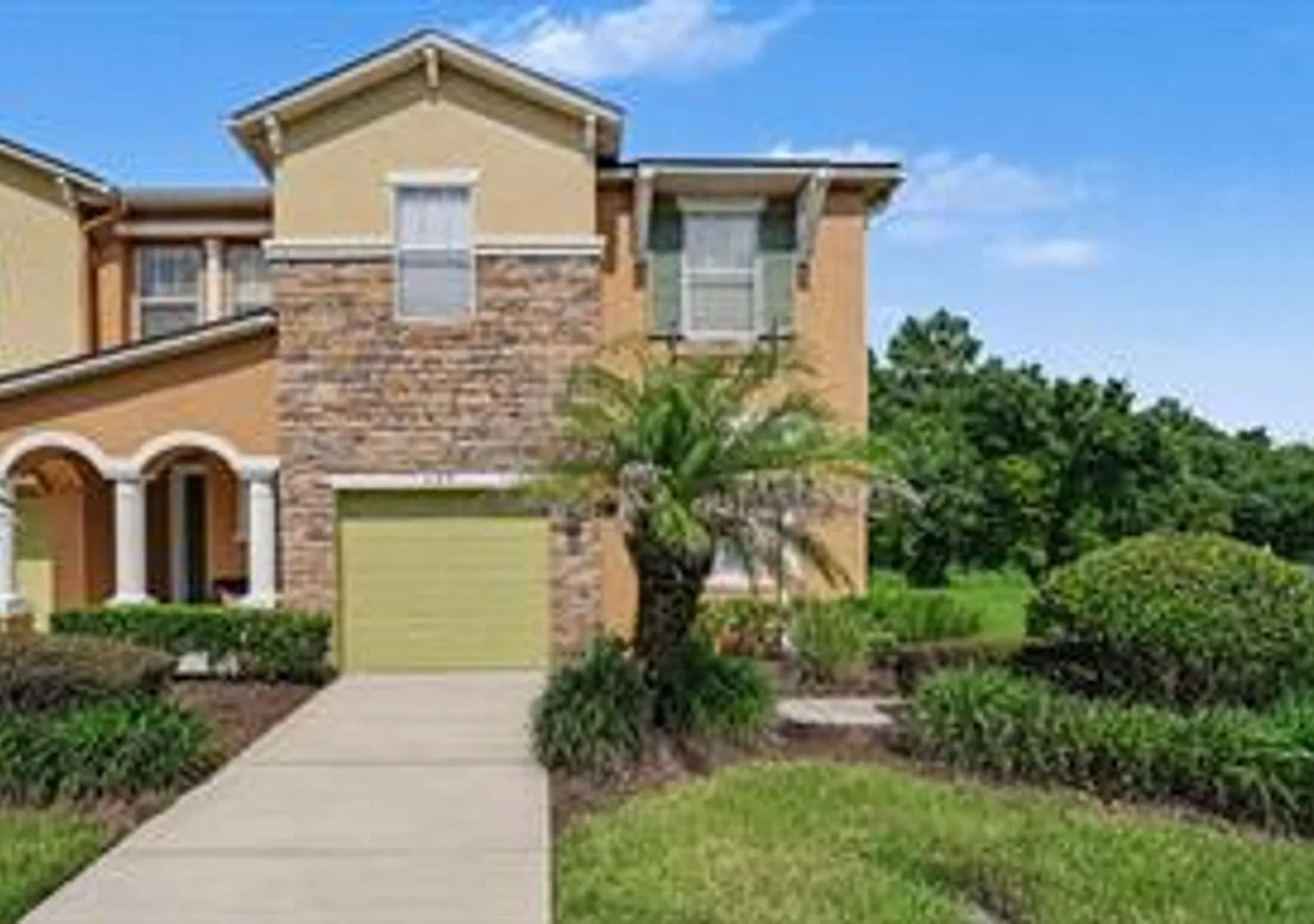 Spacious 3 Bedroom / 2.5 Bath Townhouse at Preserve at Eagle Lake — Photo 1