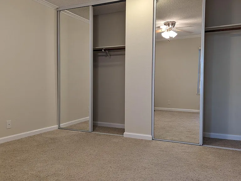 Live Oak Apartments — Photo 57