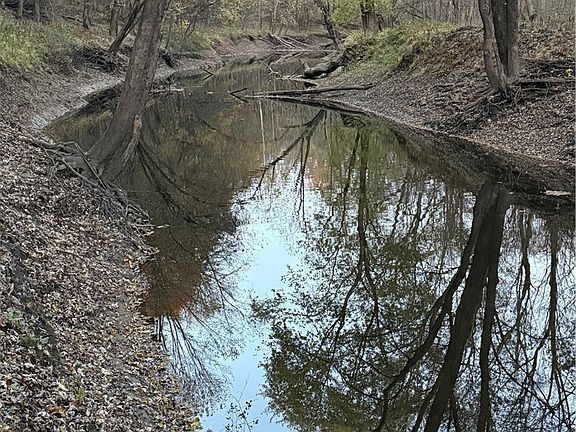 4th image of 8670 Fortney Rd