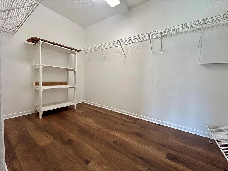 2456 Country Club Dr — Photo 21