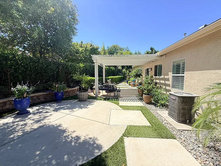 1140 E Sawgrass Ave — Photo 33