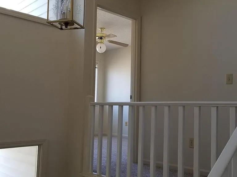 136 Woodfield Pl — Photo 1
