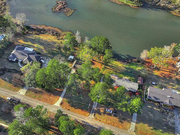 64th image of 134 Lake Bluff Drive