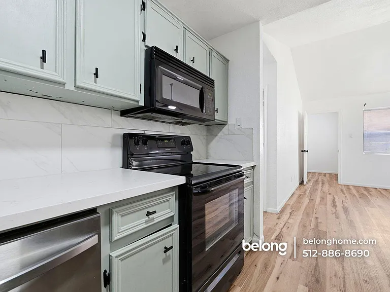 3103 Honeysuckle Cir #B — Photo 12