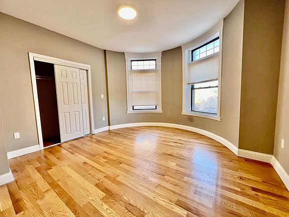 5th image of 1914 Beacon St #2