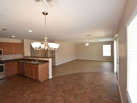 4th image of 2928 S 92nd Dr