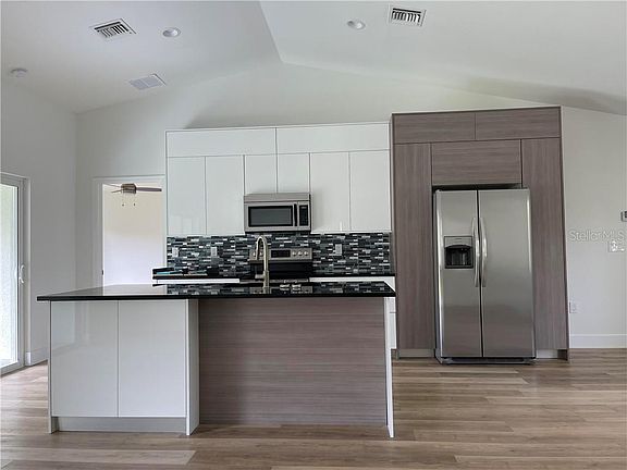 3rd image of 6273 Lachine Ave