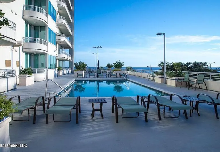2060 Beach Blvd #701 — Photo 24