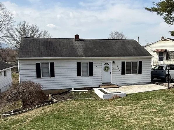 698 Sherman Pl, Kingsport, TN 37660
