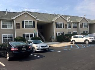9 Rolling Hill Rd #109, Clinton, NJ 08809