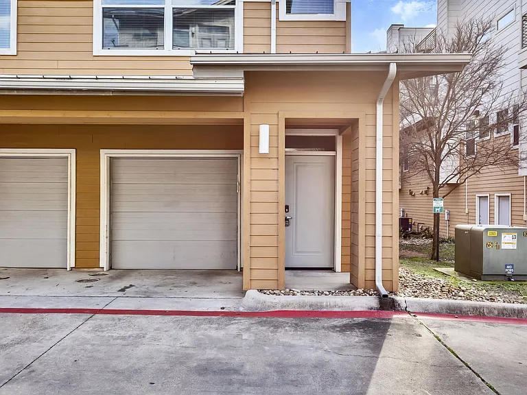 2606 Wilson St #402 — Photo 17