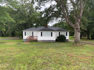 812 Rogers Lake Rd, Kannapolis, NC 28081