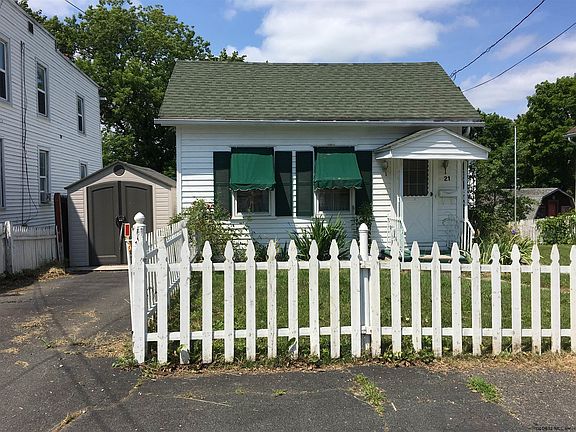 2nd image of 21 Sheridan Ave