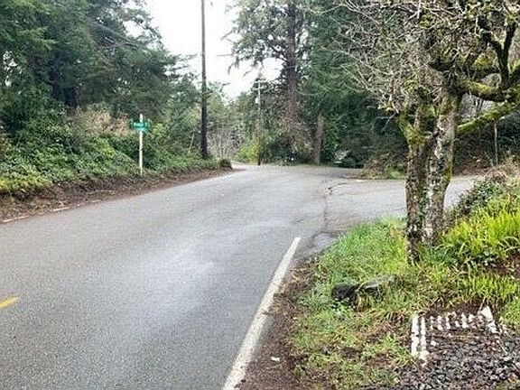 4th image of 67535 N Bay Rd