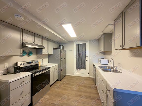 4th image of 103 W 7th St APT 2