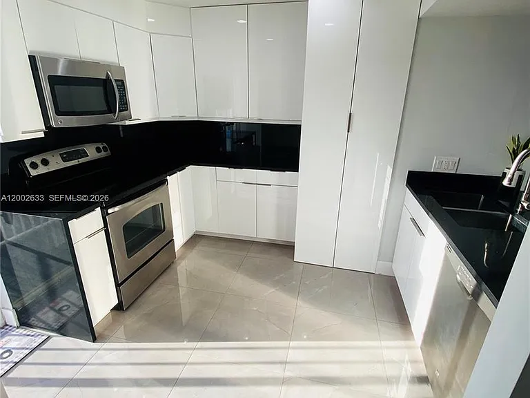 199 SW 12th Ave #501-C — Photo 8