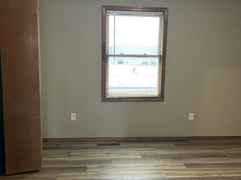 207 E Carlton St — Photo 10