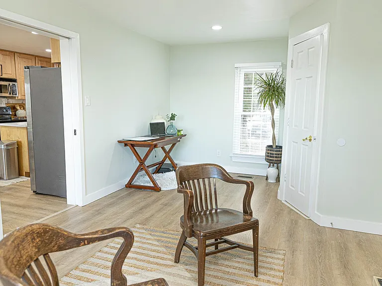 212 Ambler St — Photo 8