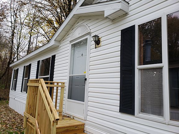 3rd image of 5223 Rhine Dr