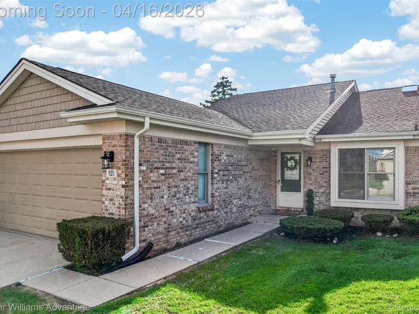 625 Summit Ridge Dr, Milford, MI 48381