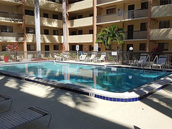 3rd image of 2121 Collier Ave APT 114