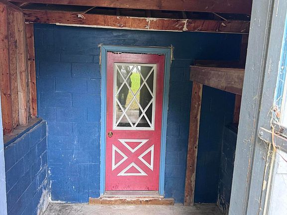 2nd image of 1140 W Freeman Rd