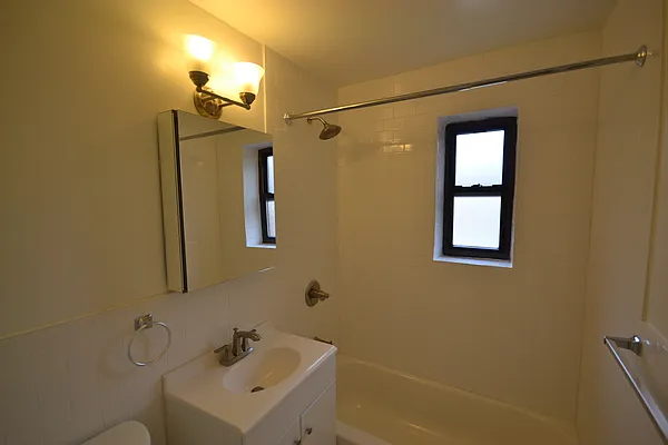 Rented by Silverstein Collection LLC  | media 6