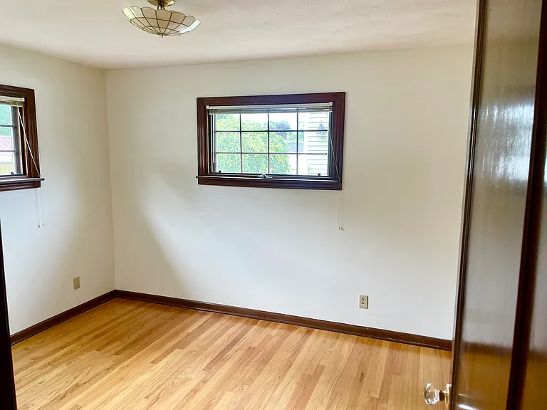 218 Lynnhaven Dr — Photo 18