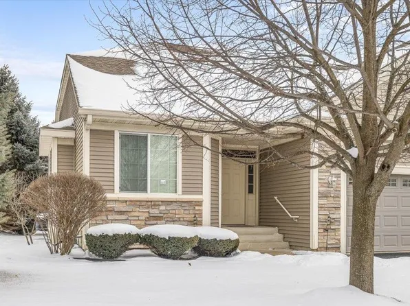 3263 Brook Harbour Dr, Rockford, IL 61114