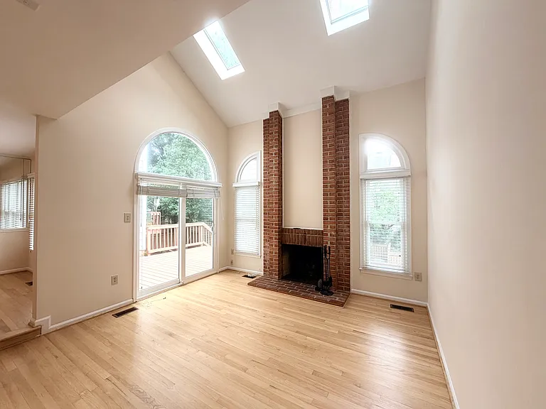 7418 Crestberry Ln — Photo 22