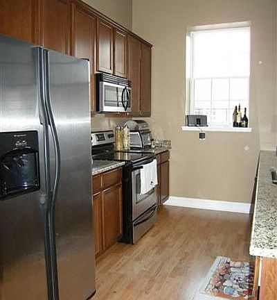3rd image of 7482 Center St Unit 17
