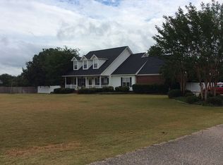 426 McRae Rd, Deatsville, AL 36022