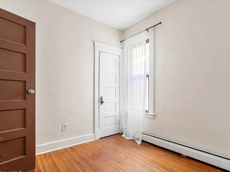 153 Ontario St #1 — Photo 12