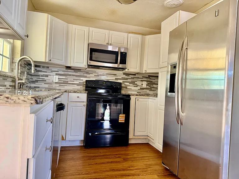 521 Frandor Pl — Photo 18