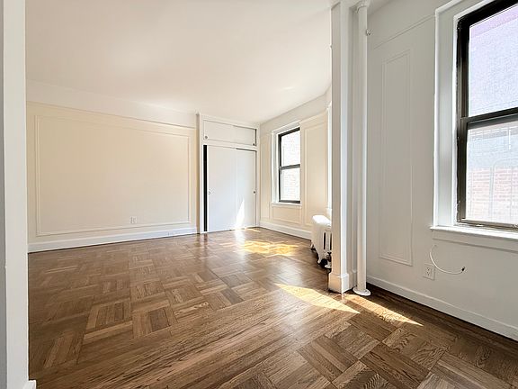 3rd image of 245 W 75th St APT 6H