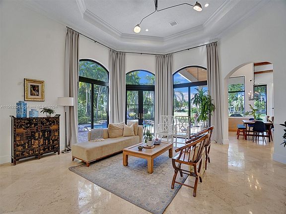5th image of 2497 Poinciana Dr