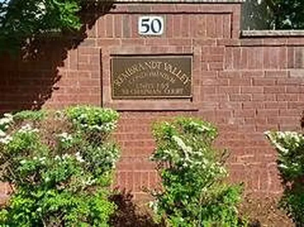50 Chapman Ct Unit 7, London, ON N6G 5E1
