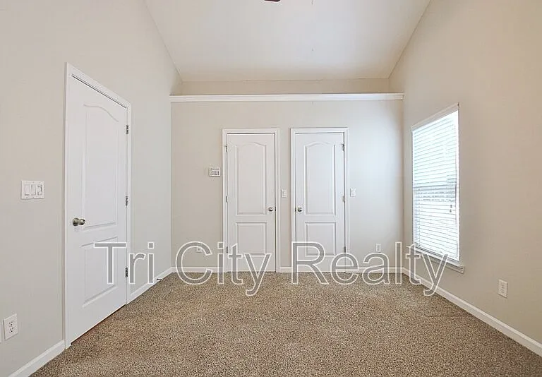 341 Hunterian Pl — Photo 34