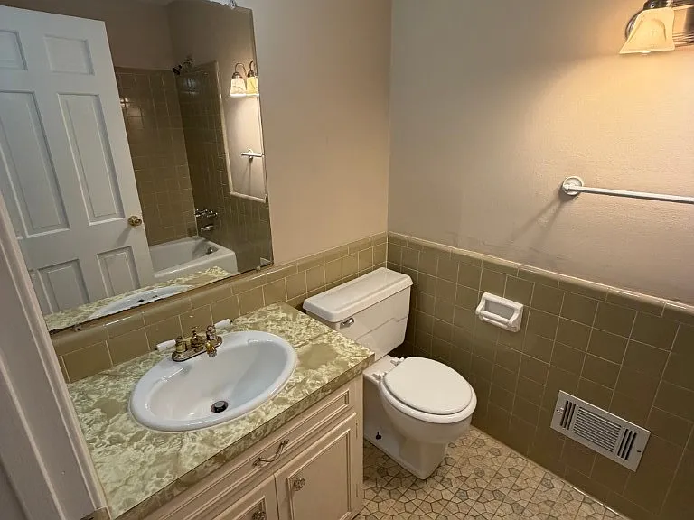 1600 Parklawn Dr — Photo 12