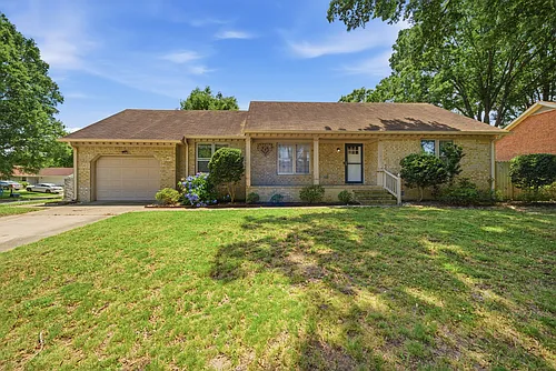 1441 Bayberry Pl Photo 1