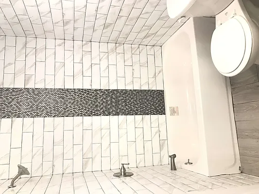 Rented by Reyes & Elsamad Real Estate Group | media 19