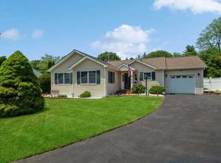 11 Pearlbush Ln, Poughkeepsie, NY 12603