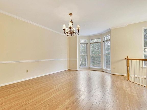 4th image of 64 Waddington Ln