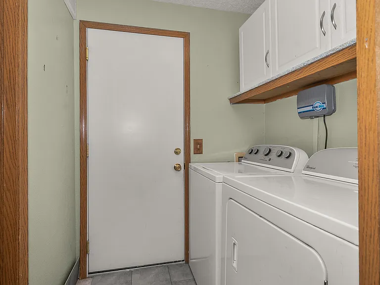 224 W 4th St — Photo 19