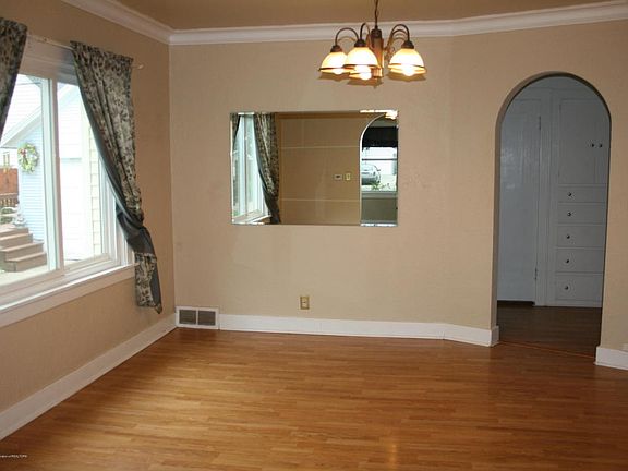 5th image of 923 N Verlinden Ave